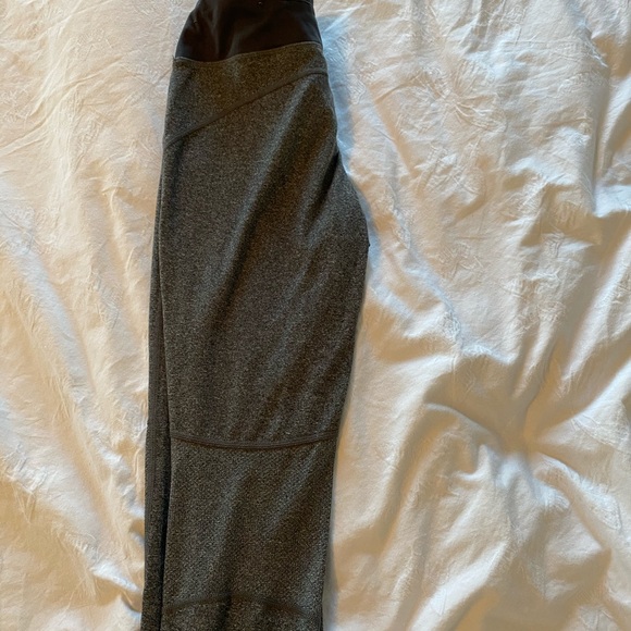 Grey Nike leggings with black waistband - Picture 4 of 5